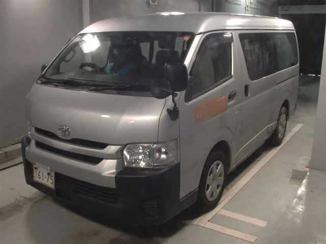 Toyota HIACE WAGON 2018 7603506-4