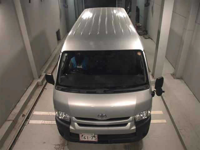 Toyota HIACE WAGON 2018 7603506-6