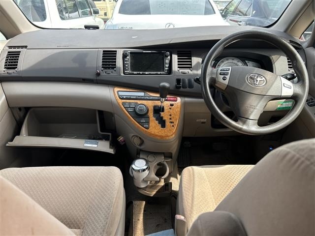 Toyota ISIS 2005 7615319-2