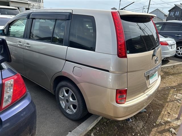 Toyota ISIS 2005 7615319-3