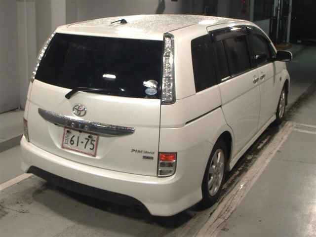 Toyota ISIS 2012 7615393-5