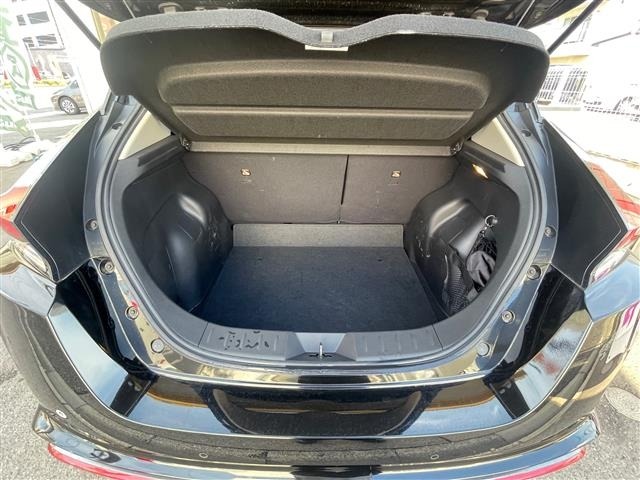 Nissan LEAF 2018 7601159-2
