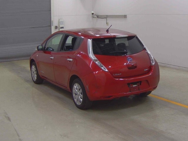 Nissan LEAF 2016 7601424-1