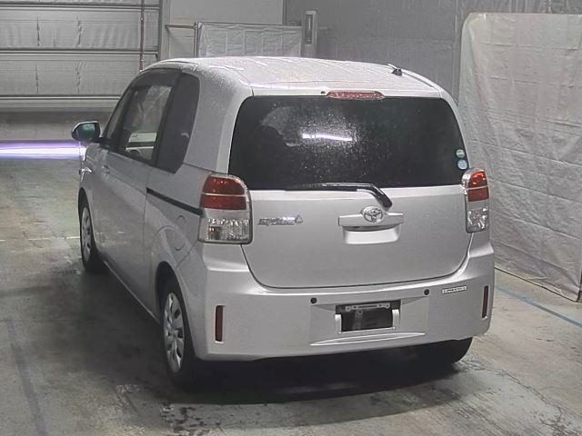 Toyota SPADE 2017 7595440-8