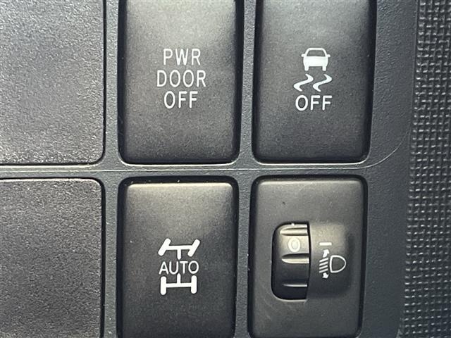 Toyota SPADE 2015 7595464-17