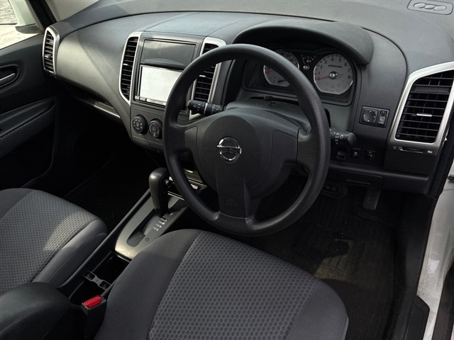 Nissan Wingroad 2017 7611839-3