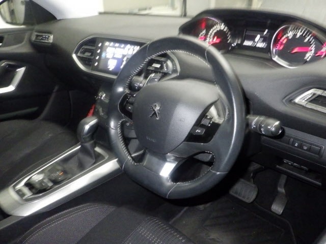 Peugeot 308 2017 7641432-3