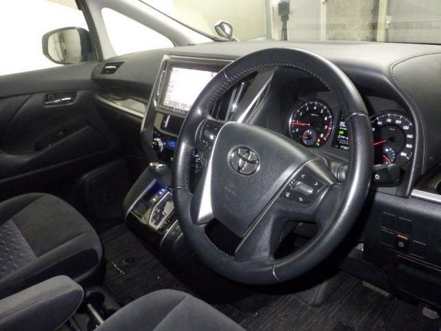 Toyota ALPHARD 2017 7643247-3
