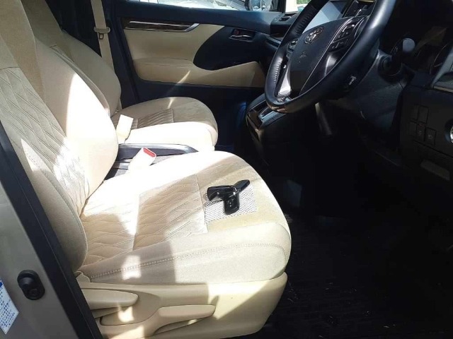 Toyota ALPHARD 2021 7643276-8