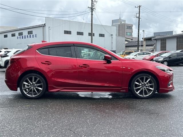 Mazda AXELA 2017 7635109-3