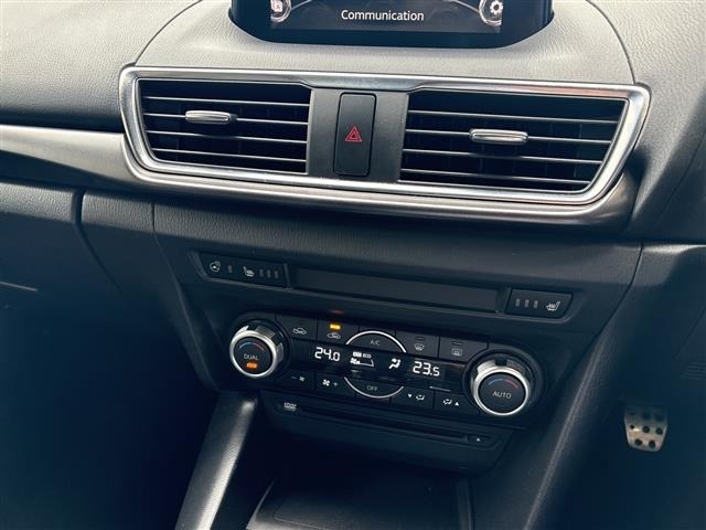 Mazda AXELA 2017 7635109-6