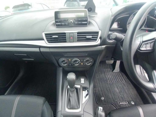 Mazda AXELA 2017 7635155-11