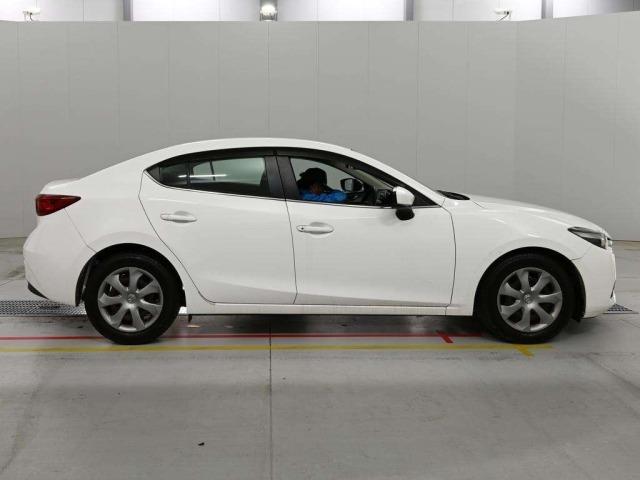 Mazda AXELA 2017 7635155-3