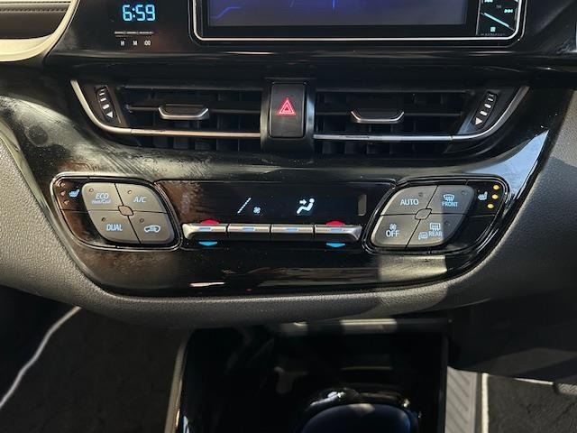 Toyota C-HR 2018 7639819-11