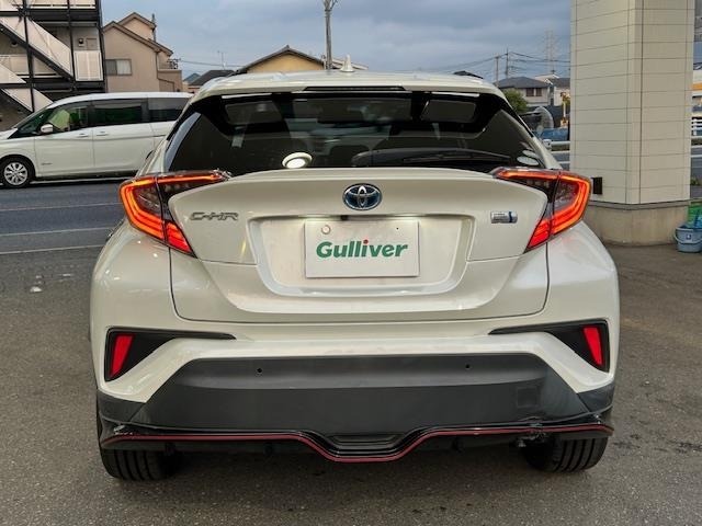 Toyota C-HR 2018 7639819-21