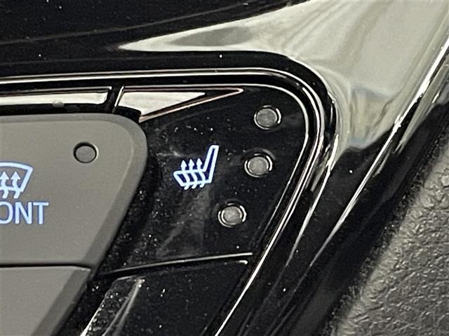 Toyota C-HR 2017 7639836-15
