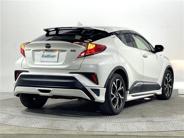 Toyota C-HR 2017 7639836-17