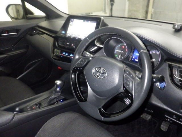 Toyota C-HR 2017 7639878-3