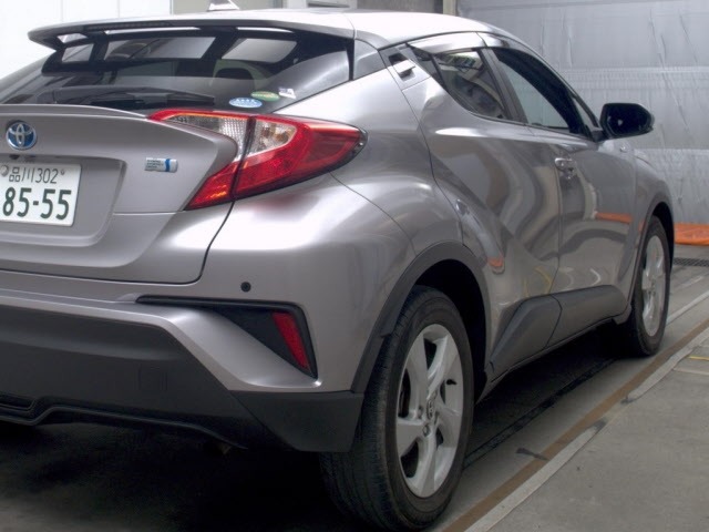 Toyota C-HR 2017 7639878-5