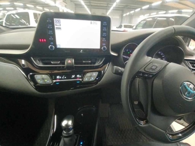Toyota C-HR 2020 7639885-11