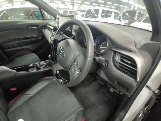 Toyota C-HR 2020 7639885-9