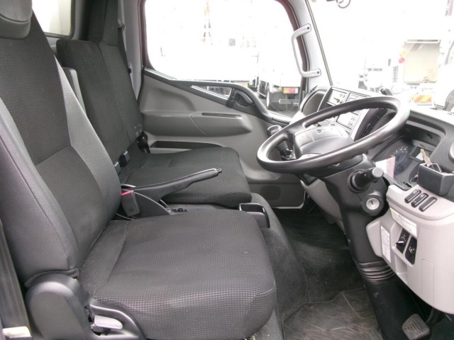 Mitsubishi CANTER 2018 7625382-16