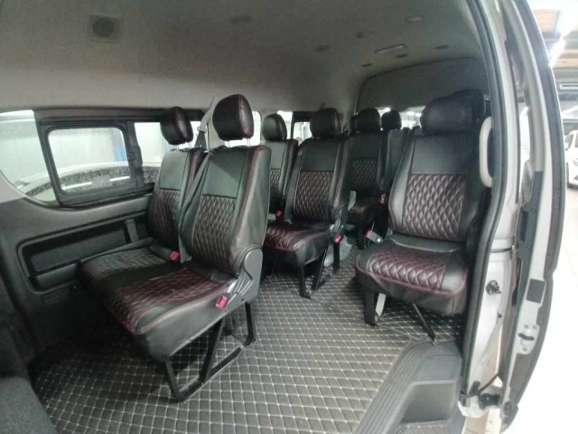 Toyota HIACE COMMUTER 2024 7642045-12