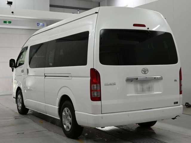 Toyota HIACE COMMUTER 2024 7642045-6
