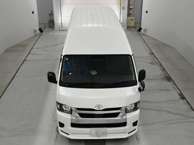Toyota HIACE COMMUTER 2024 7642045-7