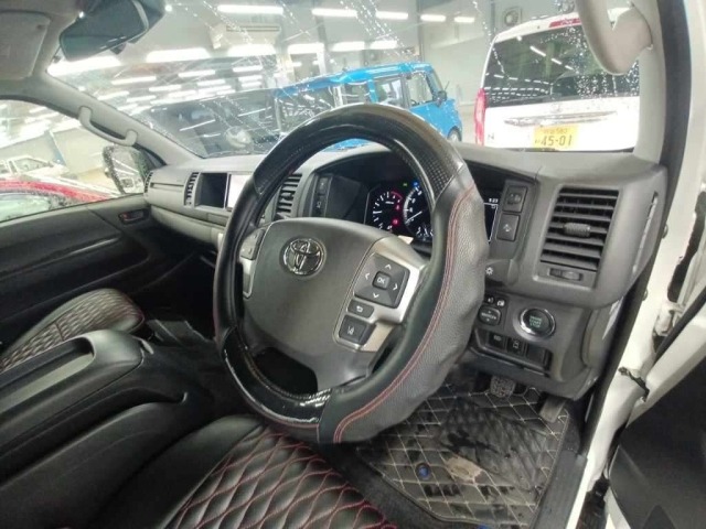 Toyota HIACE COMMUTER 2024 7642045-9