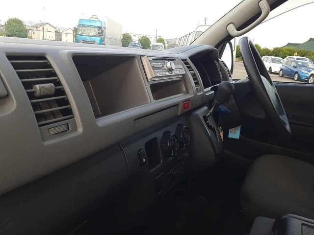 Toyota HIACE COMMUTER 2011 7642046-10