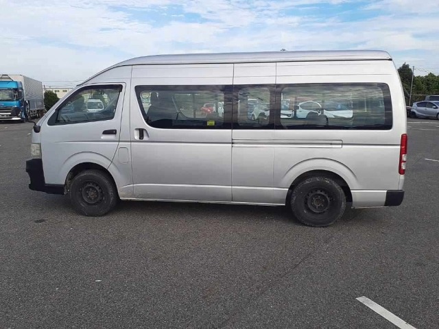 Toyota HIACE COMMUTER 2011 7642046-4