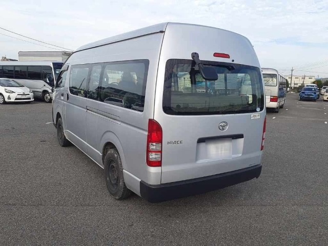Toyota HIACE COMMUTER 2011 7642046-6