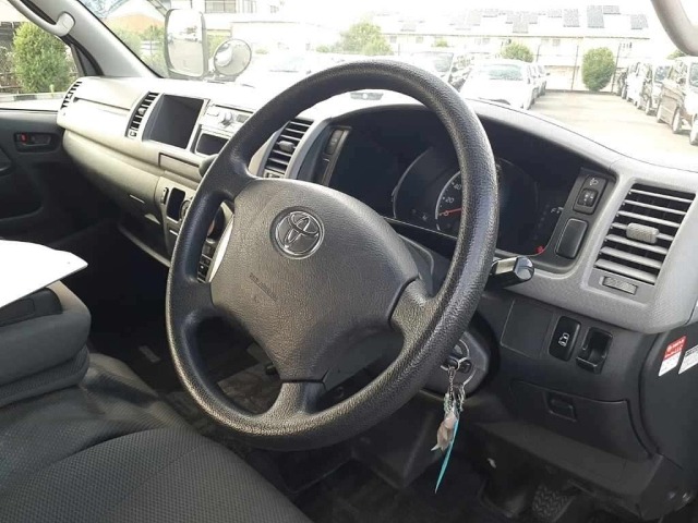 Toyota HIACE COMMUTER 2011 7642046-8