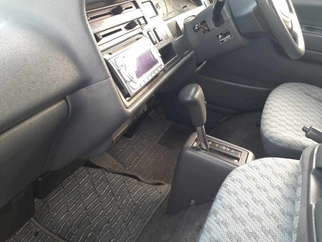 Toyota HIACE COMMUTER 2000 7642048-10