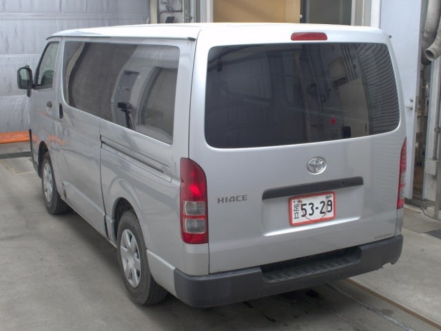Toyota HIACE VAN 2020 7642039-1