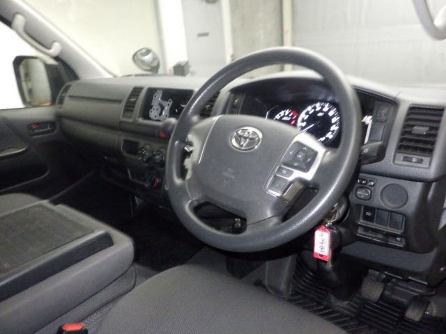 Toyota HIACE VAN 2020 7642039-3