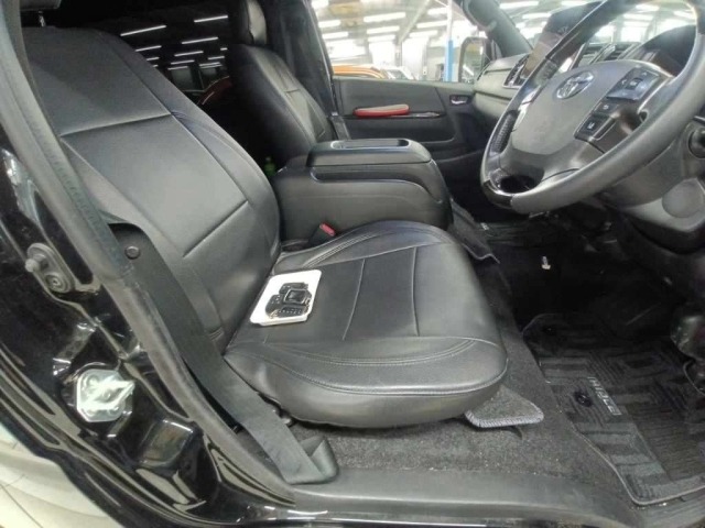 Toyota HIACE VAN 2021 7642050-10