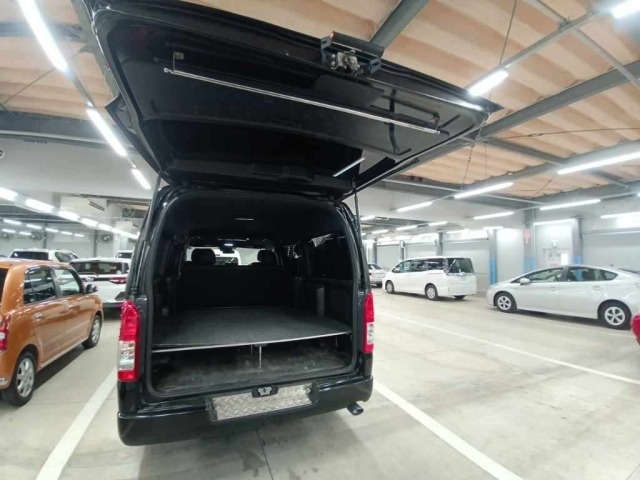 Toyota HIACE VAN 2021 7642050-11