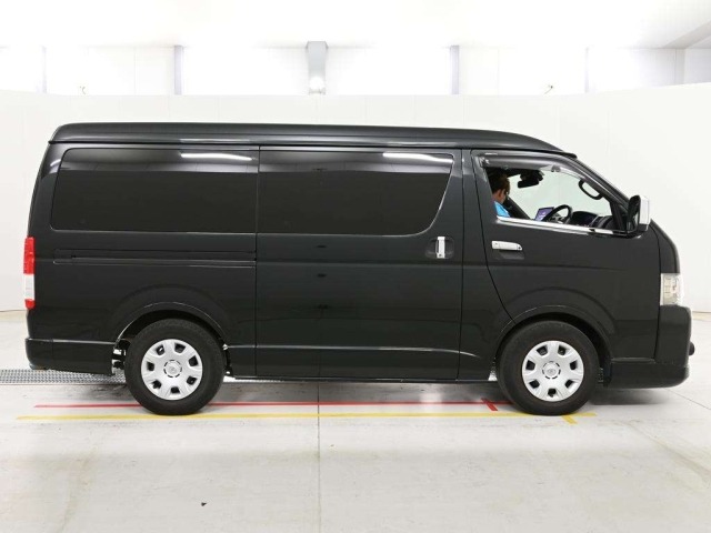 Toyota HIACE VAN 2021 7642050-3