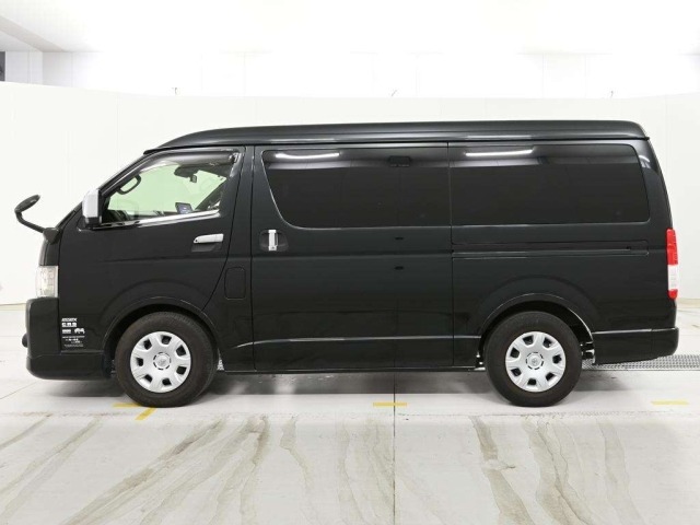 Toyota HIACE VAN 2021 7642050-4