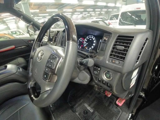 Toyota HIACE VAN 2021 7642050-9