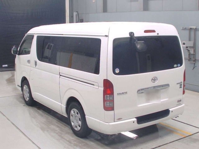Toyota HIACE VAN 2013 7642051-6
