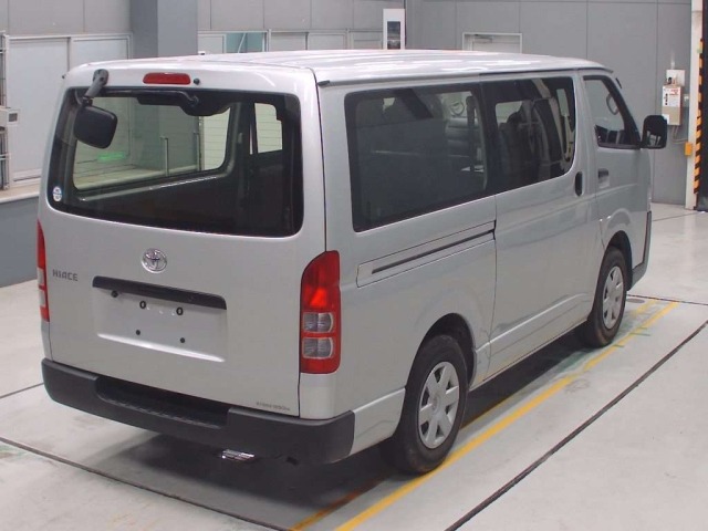 Toyota HIACE VAN 2022 7642052-1