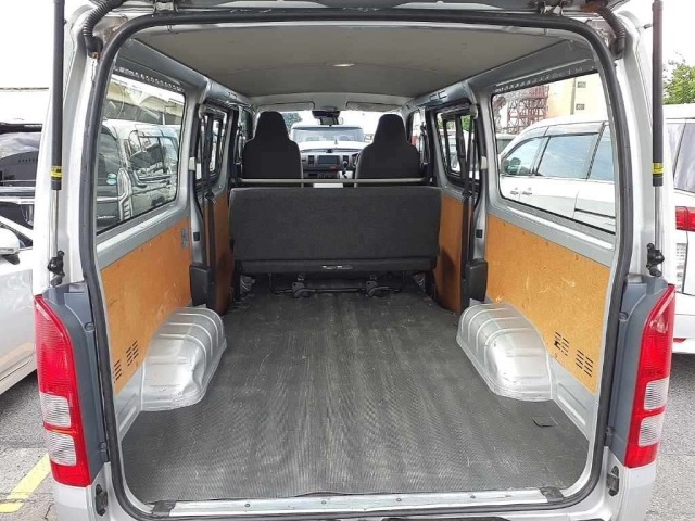 Toyota HIACE VAN 2022 7642052-10