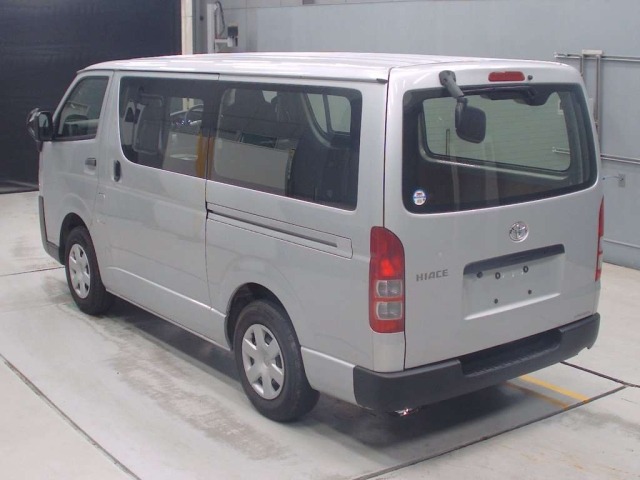 Toyota HIACE VAN 2022 7642052-6
