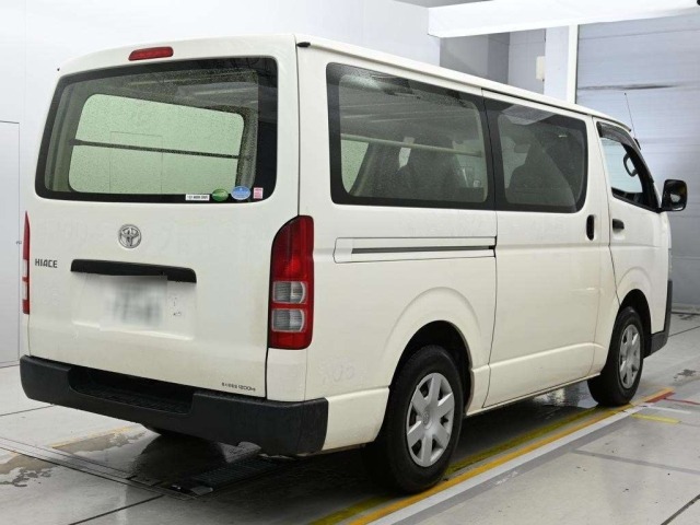 Toyota HIACE VAN 2018 7642065-1