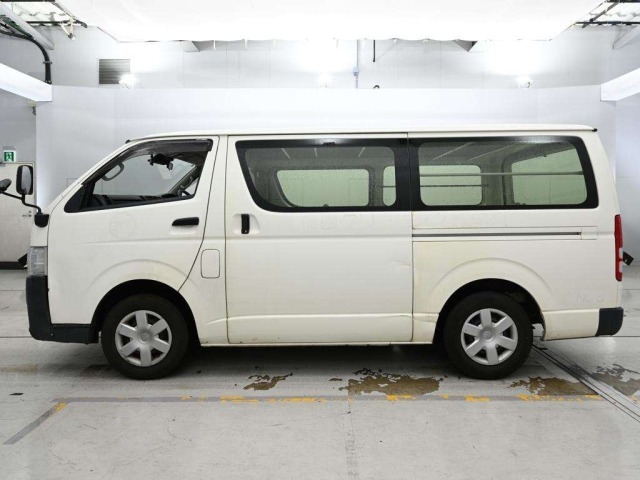 Toyota HIACE VAN 2018 7642065-4