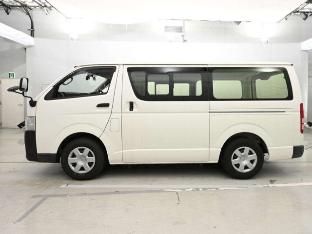 Toyota HIACE VAN 2019 7642066-4