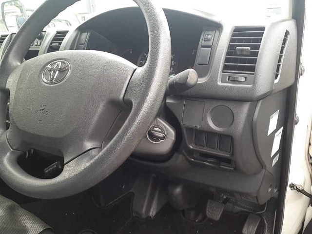 Toyota HIACE VAN 2019 7642066-9